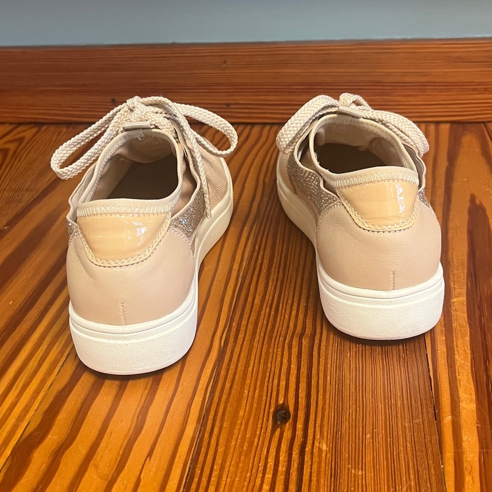 Vaneli Sport Onella Perforated Rhinestone Lace Up Sneakers ~ Size 7.5 M - Picture 4 of 7